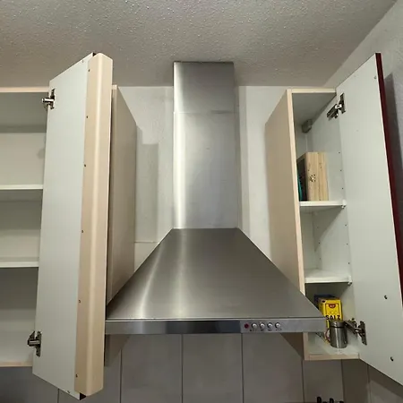 Monteur- & Messezimmer In *